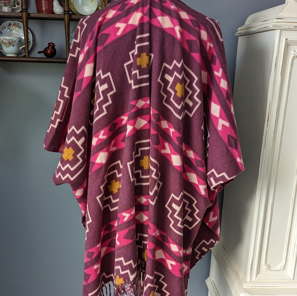 Aztec print poncho - Picture 4 of 6